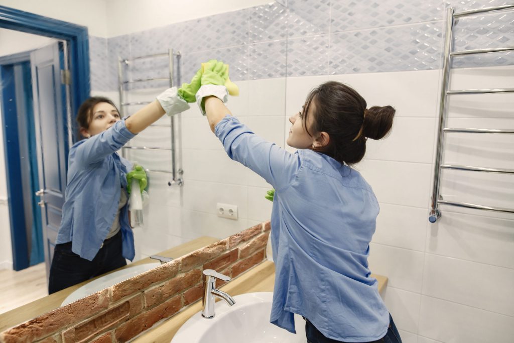 bathroom cleaning services